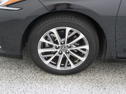 Used 2024 Lexus ES 350 w/ Accessory Package (Z2) FWD image 11