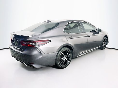 Used 2024 Toyota Camry SE w/ Convenience Package image 9