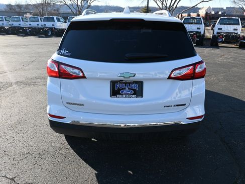 Used 2018 Chevrolet Equinox Premier image 3