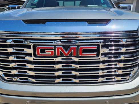 New 2026 GMC Sierra 1500 Denali AWD/4WD image 9