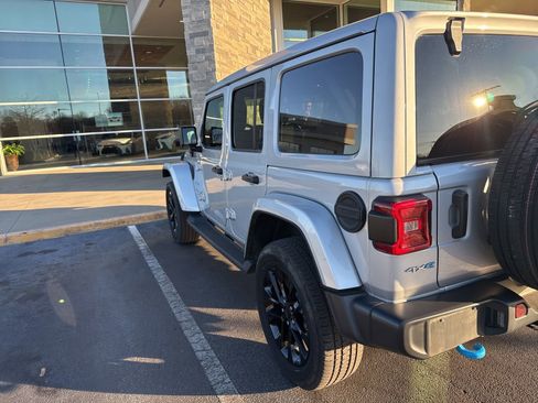 Used 2023 Jeep Wrangler Unlimited Sahara w/ Cold Weather Group image 5