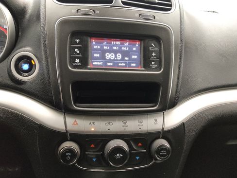 Used 2020 Dodge Journey SE w/ SE Popular Equipment Group FWD image 25