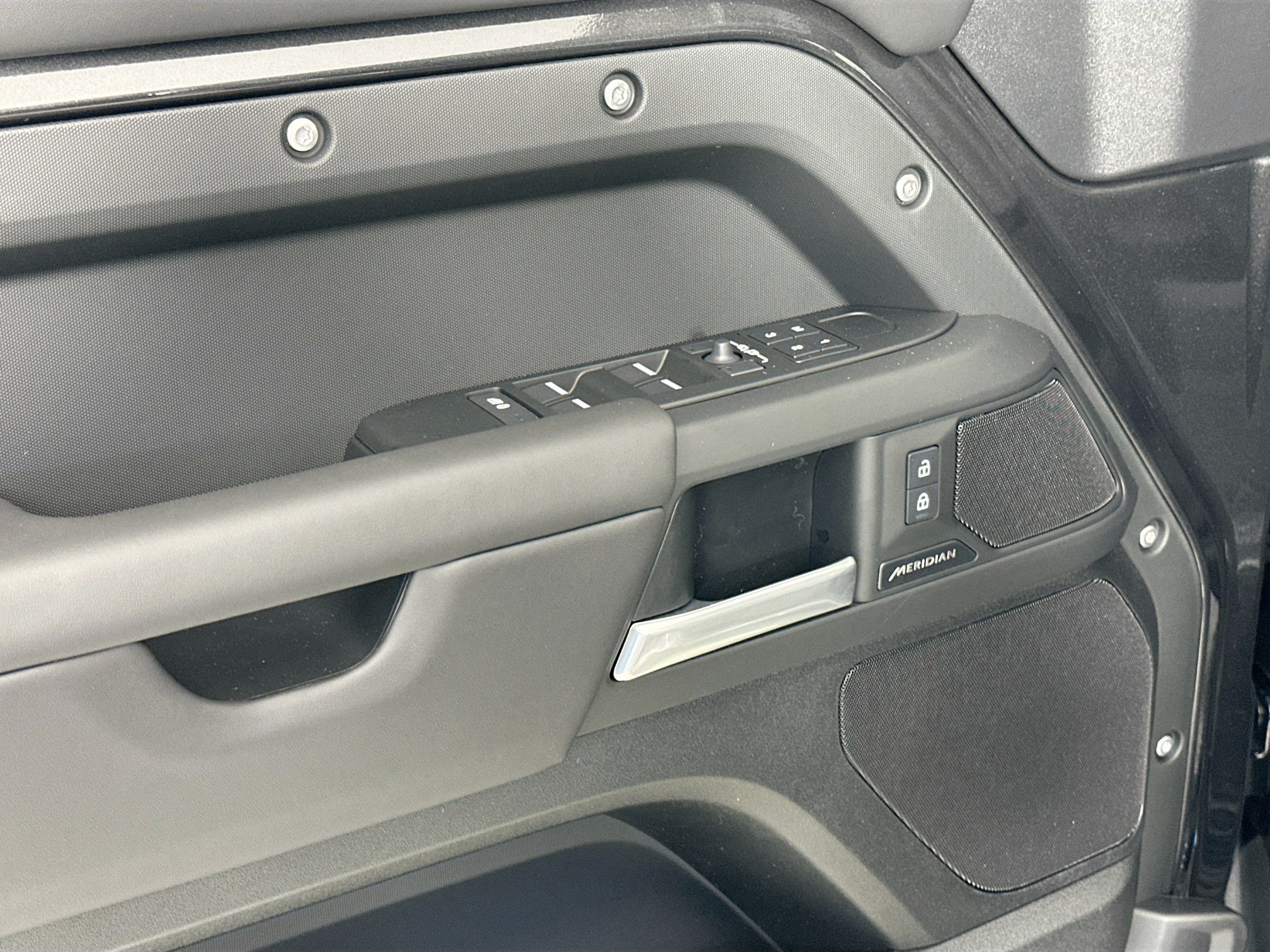 Certified 2025 Land Rover Defender 110 S AWD/4WD image 15