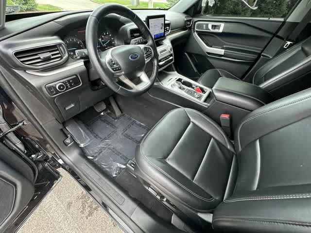 Used 2023 Ford Explorer XLT w/ Equipment Group 202A AWD/4WD image 15