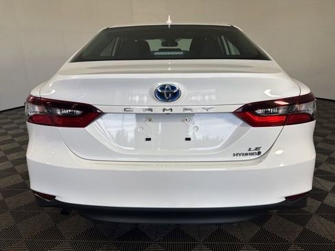 Used 2022 Toyota Camry LE w/ Audio Upgrade Package FWD image 22