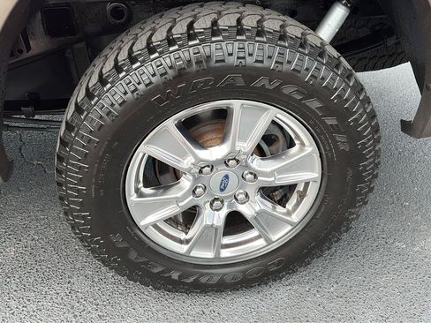 Used 2016 Ford F150 Lariat w/ Equipment Group 502A Luxury AWD/4WD image 38