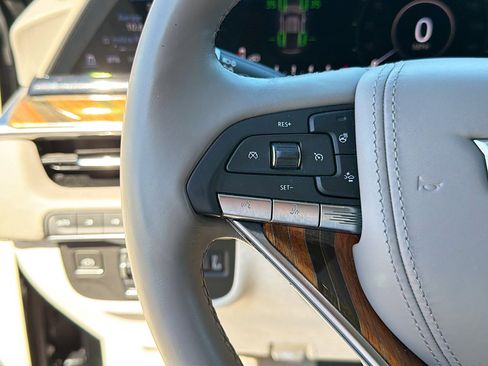 Used 2021 Cadillac Escalade ESV Premium Luxury Platinum AWD/4WD image 39