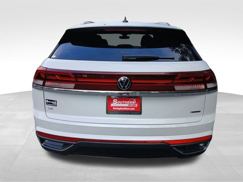 New 2026 Volkswagen Atlas Cross Sport SE image 4