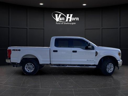 Used 2018 Ford F250 XLT image 2