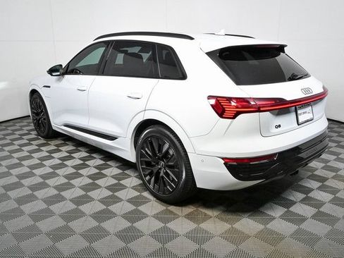 Used 2024 Audi Q8 e-tron Premium Plus AWD/4WD image 32