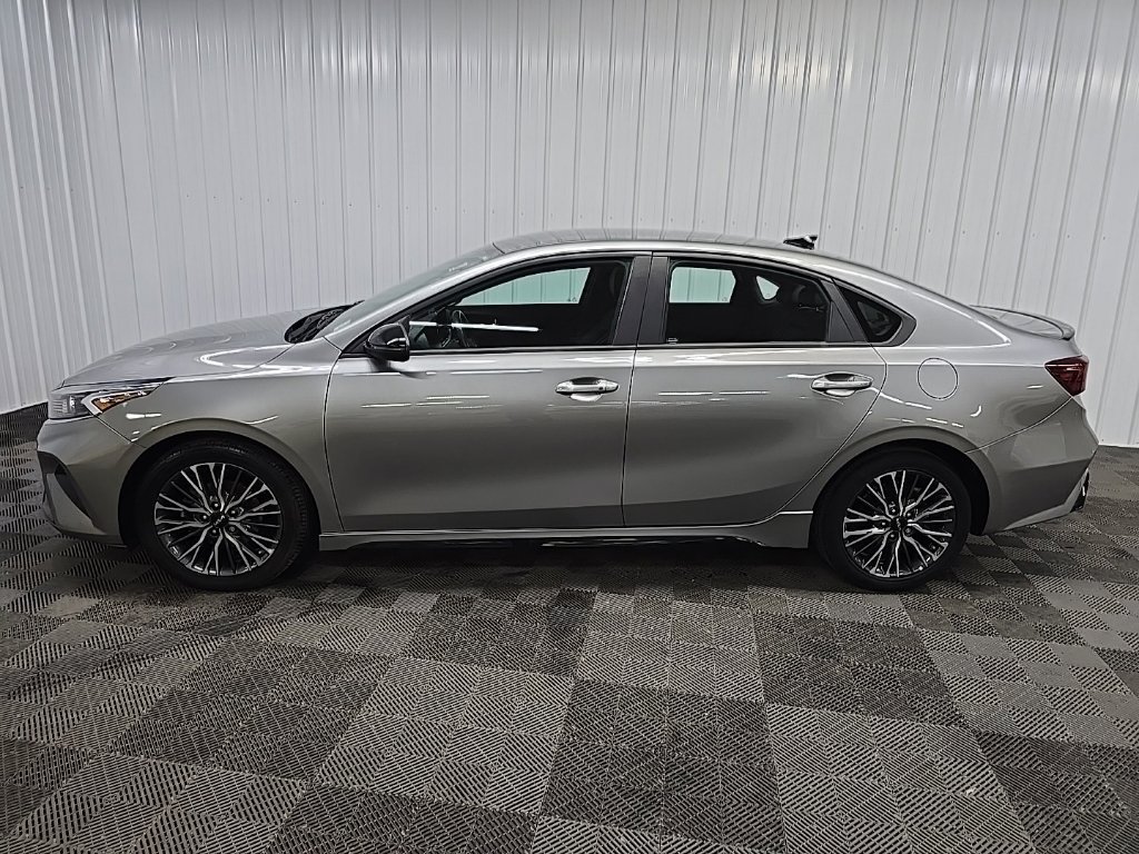 Used 2022 Kia Forte GT-Line FWD image 5