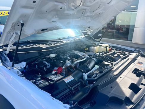 Used 2024 Ford F550 2WD Regular Cab Super Duty image 34