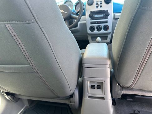Used 2008 Chrysler PT Cruiser FWD image 10