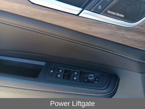 Used 2024 Volkswagen Atlas SEL Premium R-Line image 11