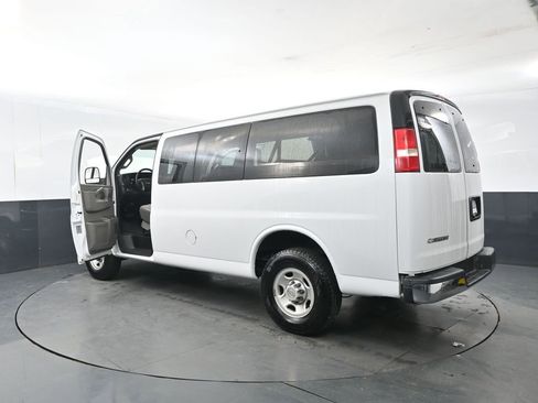 Used 2019 Chevrolet Express 3500 LT w/ LT Preferred Equipment Group image 29