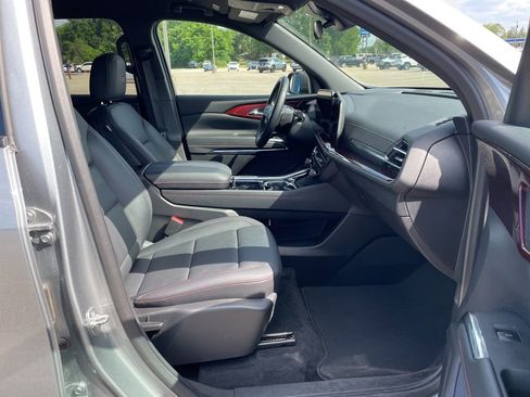 Used 2025 Chevrolet Traverse Z71 image 31