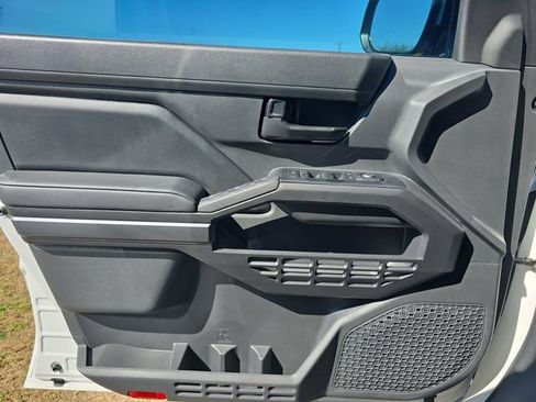 Used 2025 Toyota Tacoma SR5 image 25