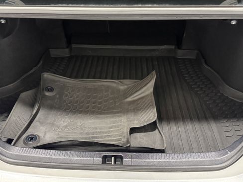 Used 2022 Toyota Camry LE image 14