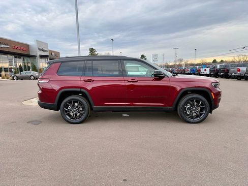 New 2025 Jeep Grand Cherokee L Limited w/ Trailer Tow Package AWD/4WD image 2
