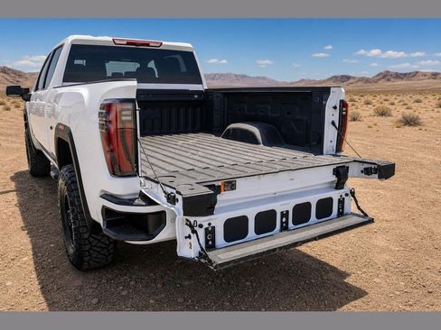 Used 2025 GMC Sierra 2500 AT4 AWD/4WD image 8