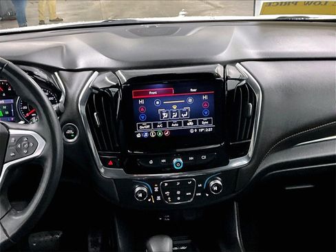 Used 2023 Chevrolet Traverse RS image 19