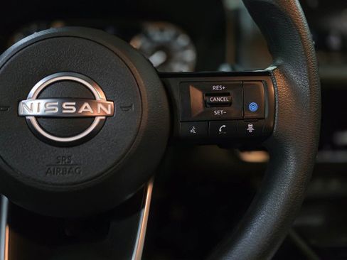 Used 2022 Nissan Rogue SV image 19