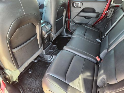 Used 2021 Jeep Wrangler Unlimited Sahara AWD/4WD image 26