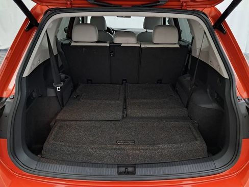 Used 2018 Volkswagen Tiguan SEL w/ 3rd Row Seat Package AWD/4WD image 25