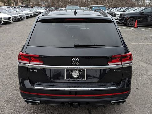 Used 2023 Volkswagen Atlas SE w/ Panoramic Sunroof Package AWD/4WD image 8