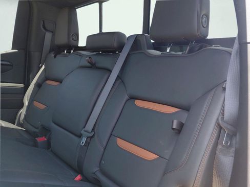 Used 2022 GMC Sierra 1500 AT4 w/ AT4 Premium Package AWD/4WD image 39