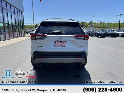 Used 2020 Toyota RAV4 Limited AWD/4WD image 7
