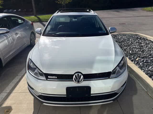 Used 2017 Volkswagen Golf Alltrack SEL AWD/4WD image 2