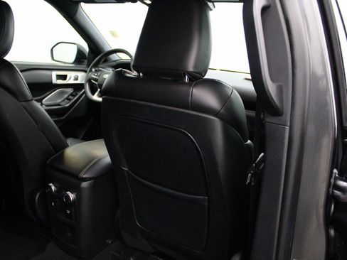 Used 2020 Ford Explorer ST w/ Premium Technology Package image 30