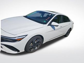 Used 2024 Hyundai Elantra SEL w/ Convenience Package FWD video 2