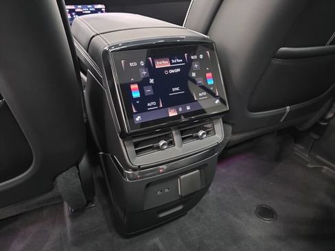 Used 2026 Cadillac Vistiq Platinum w/ LPO, Floor Liner Package AWD/4WD image 35