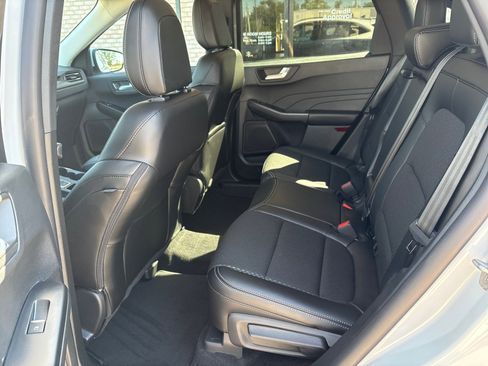 New 2025 Ford Escape PHEV image 4