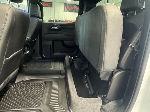 Used 2023 GMC Sierra 1500 AT4 w/ AT4 Premium Package AWD/4WD image 15