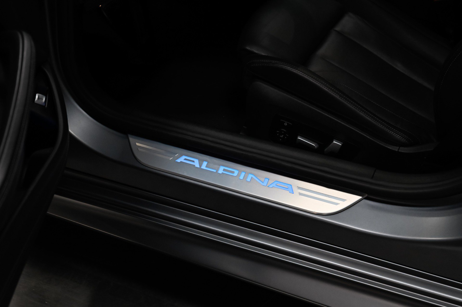 Used 2022 BMW ALPINA B8 xDrive Gran Coupe AWD/4WD image 29