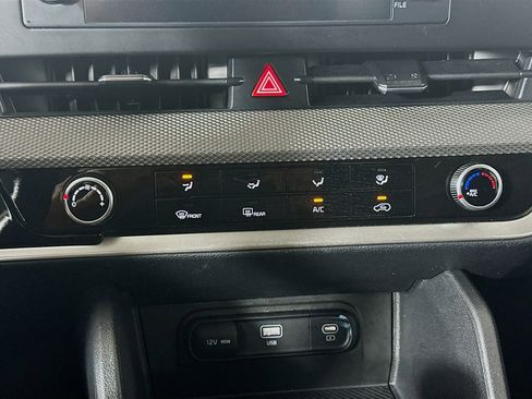 Used 2025 Kia Sportage LX image 22