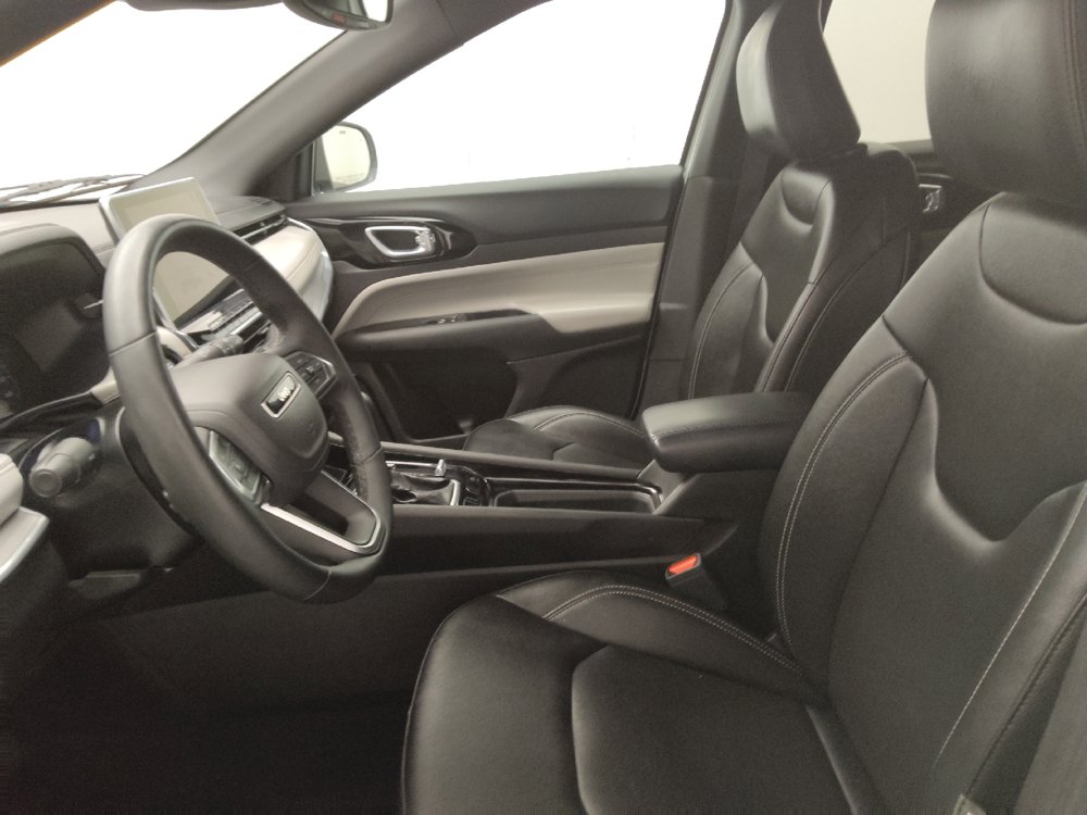 Used 2025 Jeep Compass Limited AWD/4WD image 17