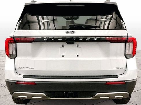 New 2026 Ford Explorer Active w/ Active Comfort Package image 4