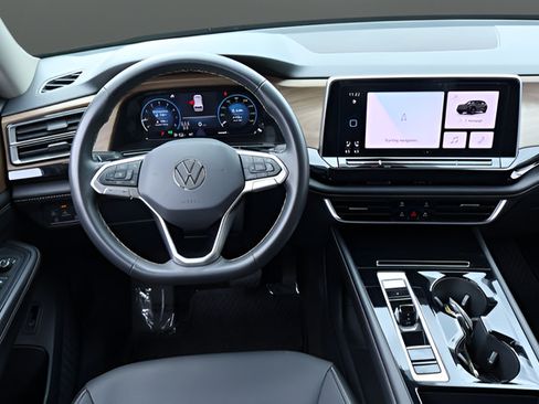 Certified 2024 Volkswagen Atlas SE w/ Black Wheel Package FWD image 15