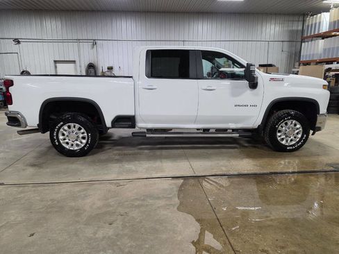 Used 2023 Chevrolet Silverado 2500 LT w/ Convenience Package AWD/4WD image 10