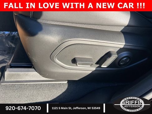 New 2025 Jeep Grand Cherokee Limited w/ Luxury Tech Group II image 19