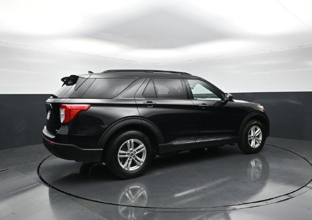 Used 2020 Ford Explorer XLT w/ Comfort Package AWD/4WD image 7