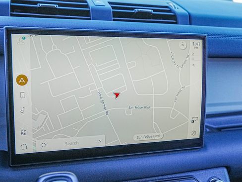 Used 2024 Land Rover Defender 130 X-Dynamic SE image 16