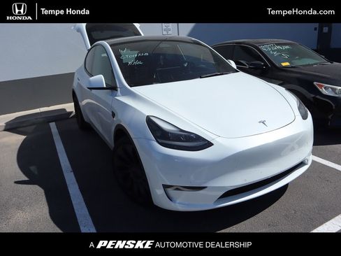 Used 2022 Tesla Model Y Performance image 1
