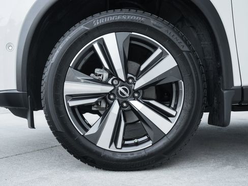 Used 2022 Nissan Rogue Platinum w/ Head-Up Display Package image 31