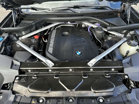 Used 2025 BMW X7 xDrive40i image 27