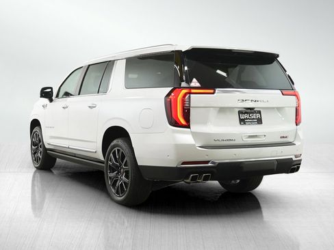 Used 2025 GMC Yukon XL Denali w/ Sun & Power Step Package AWD/4WD image 3